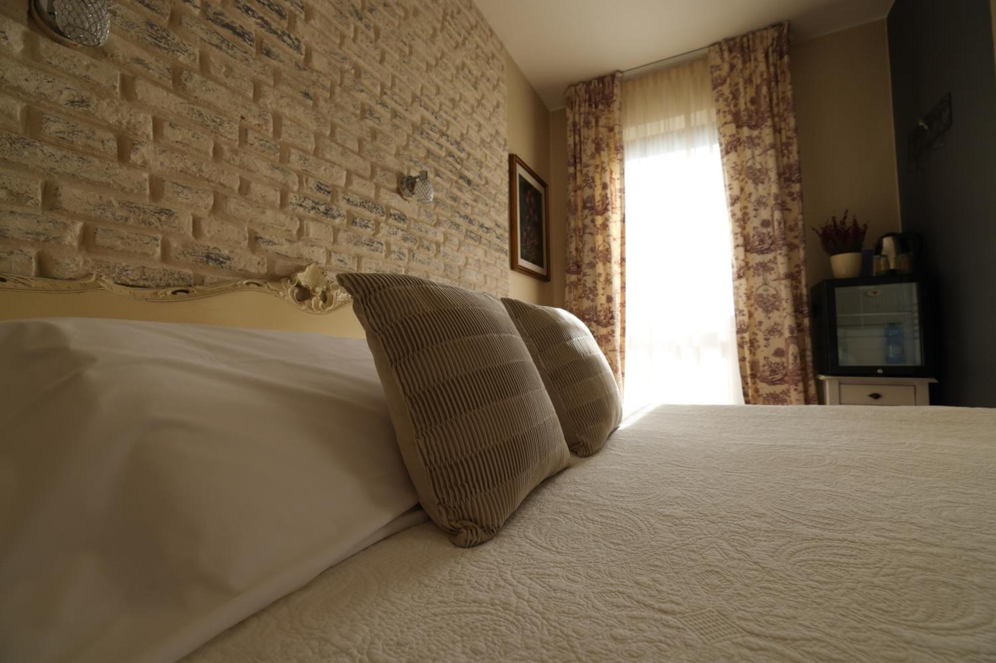 Hotel Florence مانربا ديل جاردا الغرفة الصورة