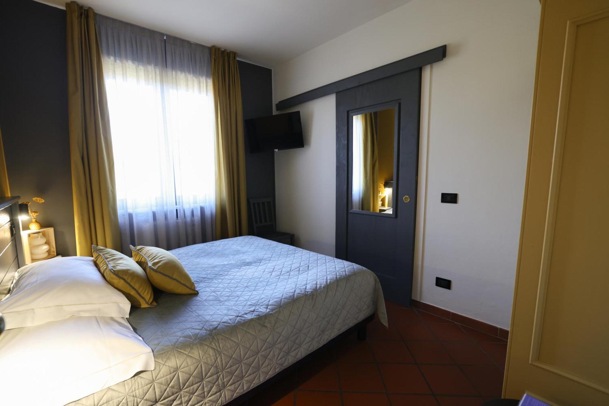 Hotel Florence مانربا ديل جاردا المظهر الخارجي الصورة