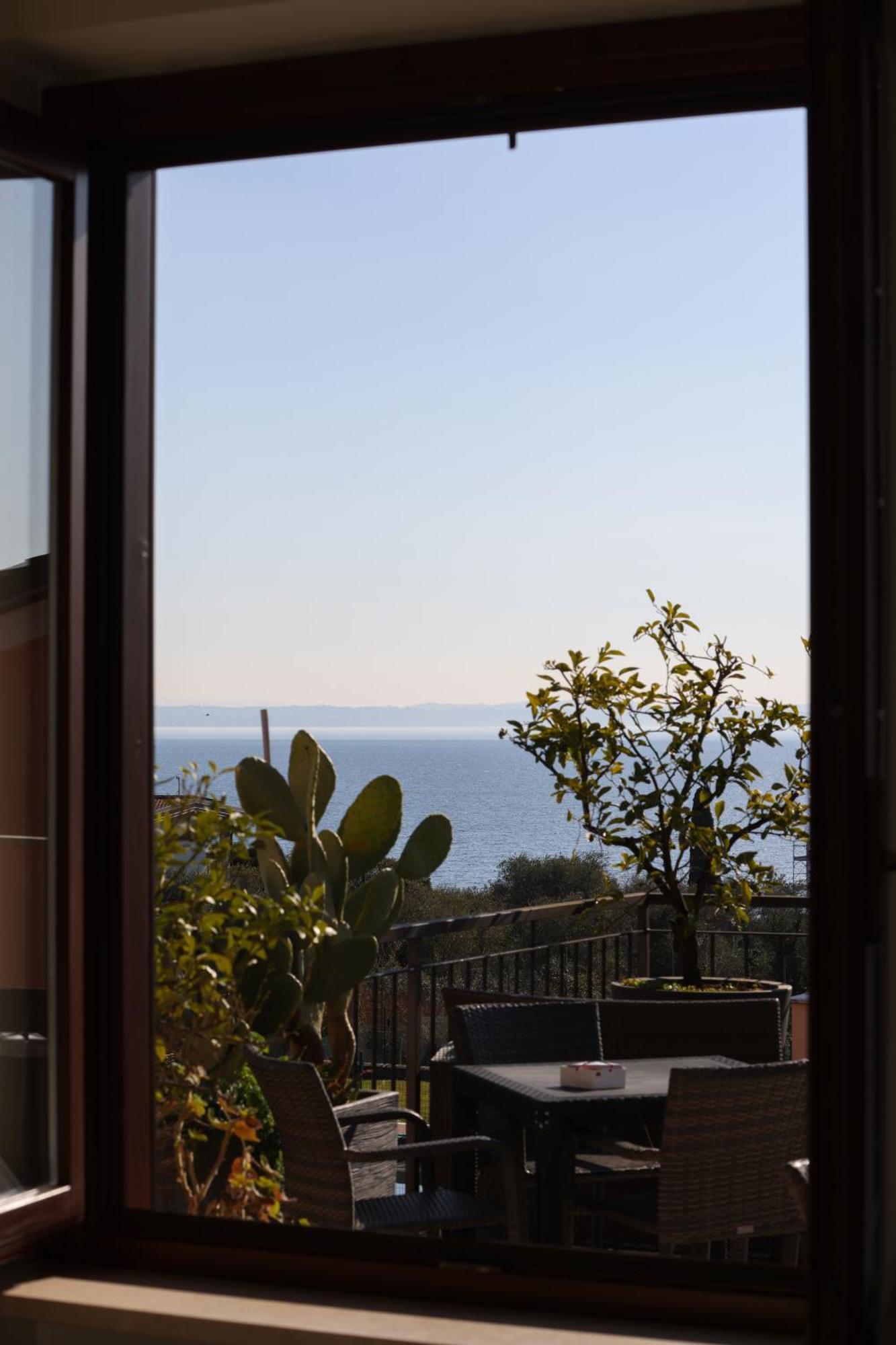 Hotel Florence مانربا ديل جاردا الغرفة الصورة