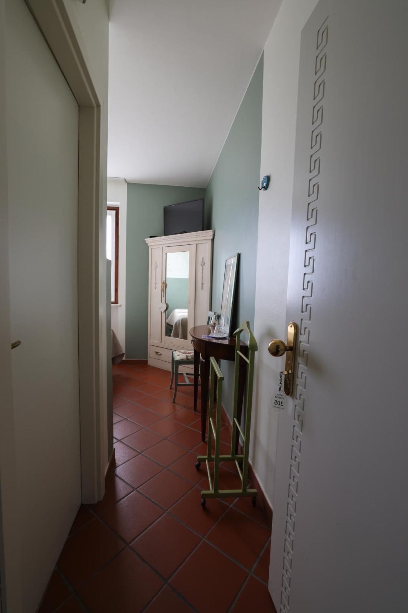 Hotel Florence مانربا ديل جاردا الغرفة الصورة
