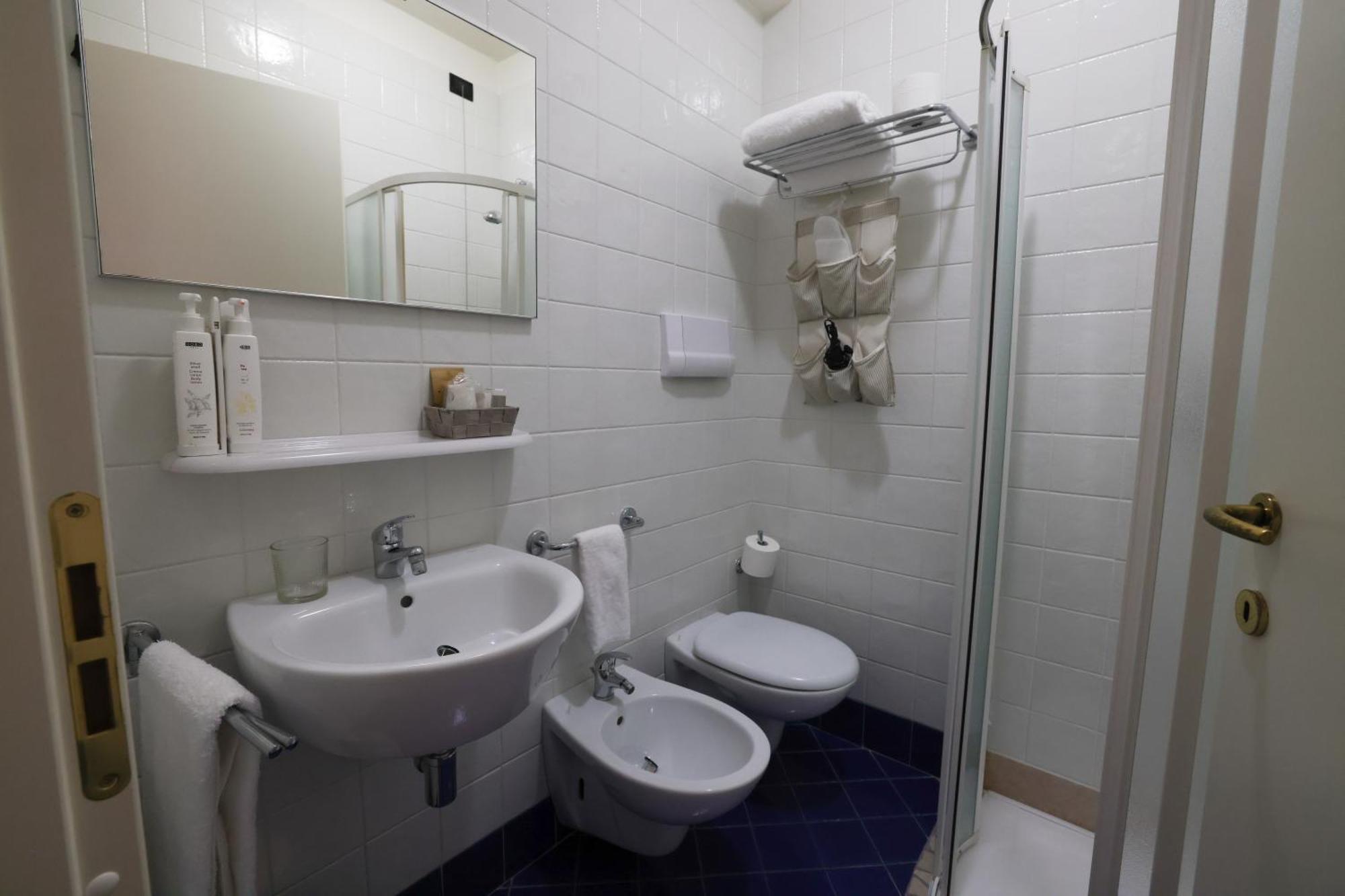 Hotel Florence مانربا ديل جاردا الغرفة الصورة