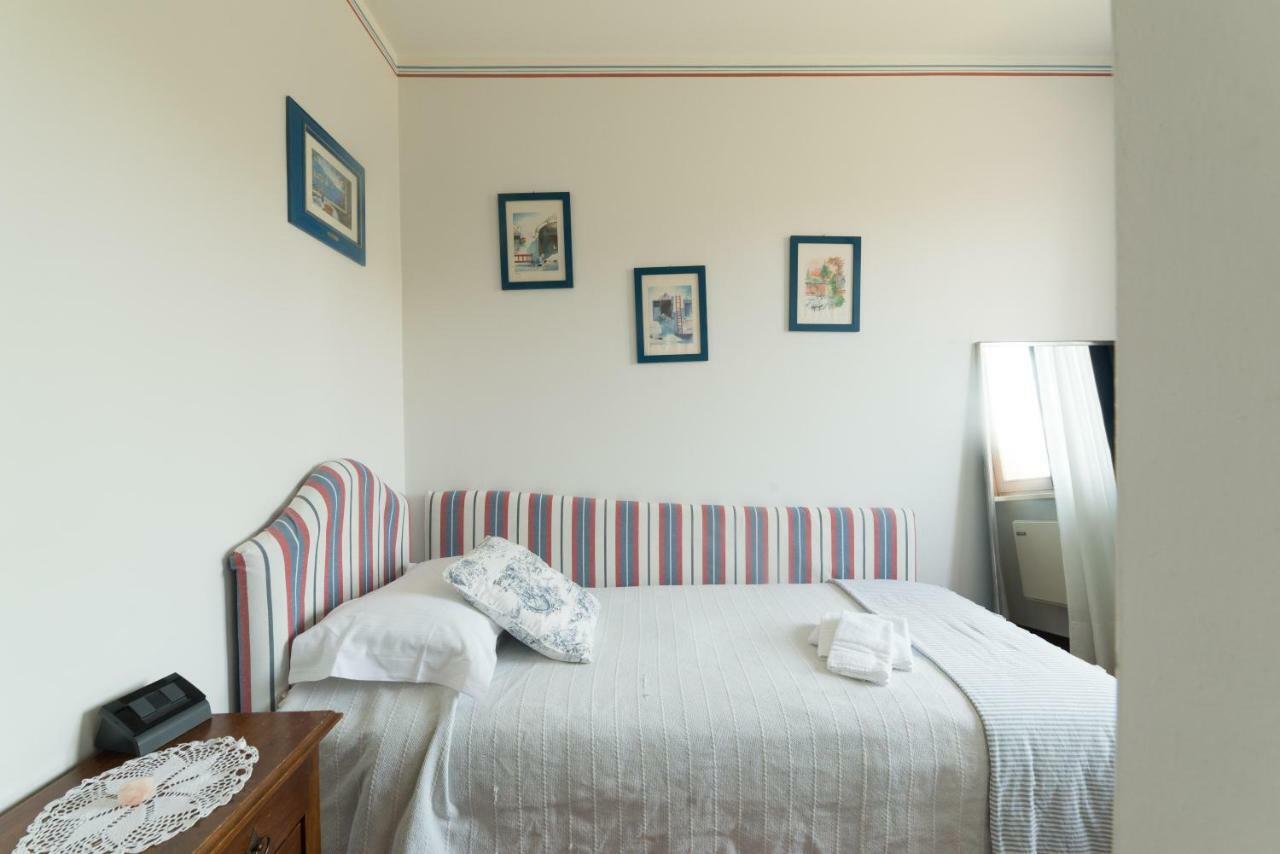 Hotel Florence مانربا ديل جاردا المظهر الخارجي الصورة